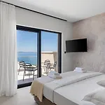 Seaview Libero With Zone, Pool, Billiard *