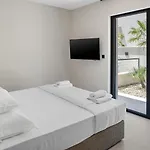 Seaview Libero With Zone, Pool, Billiard *