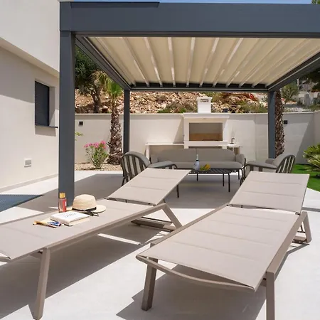 Seaview Libero With Zone, Pool, Billiard Podstrana