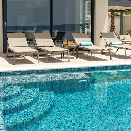 Seaview Libero With Zone, Pool, Billiard Villa