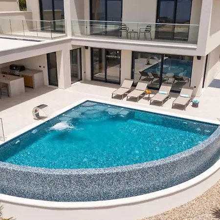 Villa Seaview Libero With Zone, Pool, Billiard *